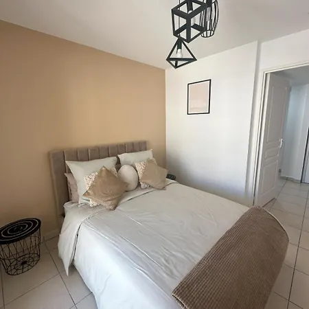 Apartment Cosy 2 Pieces A 1min A Pied De La Et Proximite De La Gare De Train