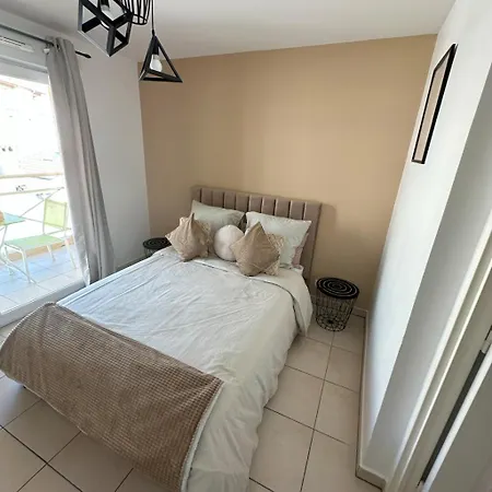 Cosy 2 Pieces A 1min A Pied De La Et Proximite De La Gare De Train Apartment Juan-les-Pins